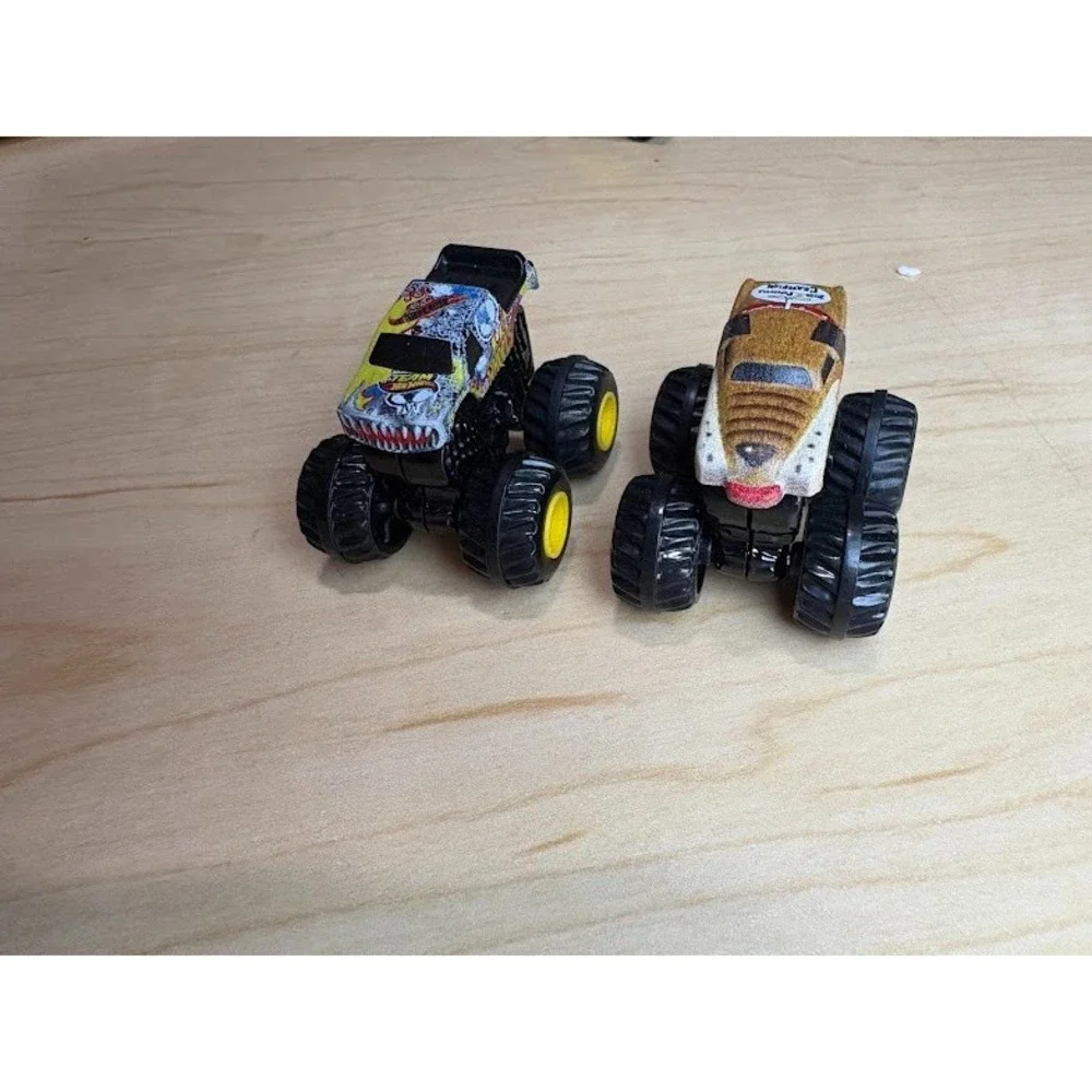 Hot Wheels Monster Jam TEAM‎ HOT WHEELS Micro Machine Truck MINI Lot of 2